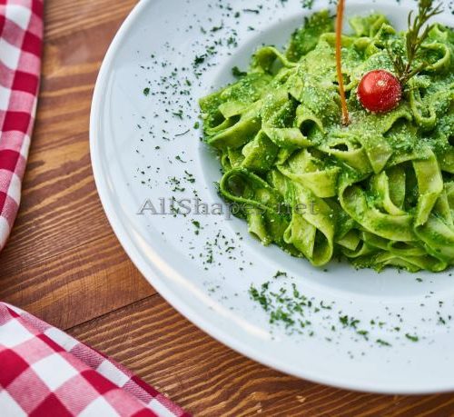 Pasta and Macadamia Nut Pesto Sauce